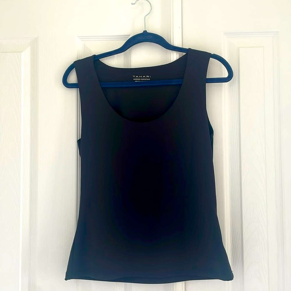 Tahari sleeves top